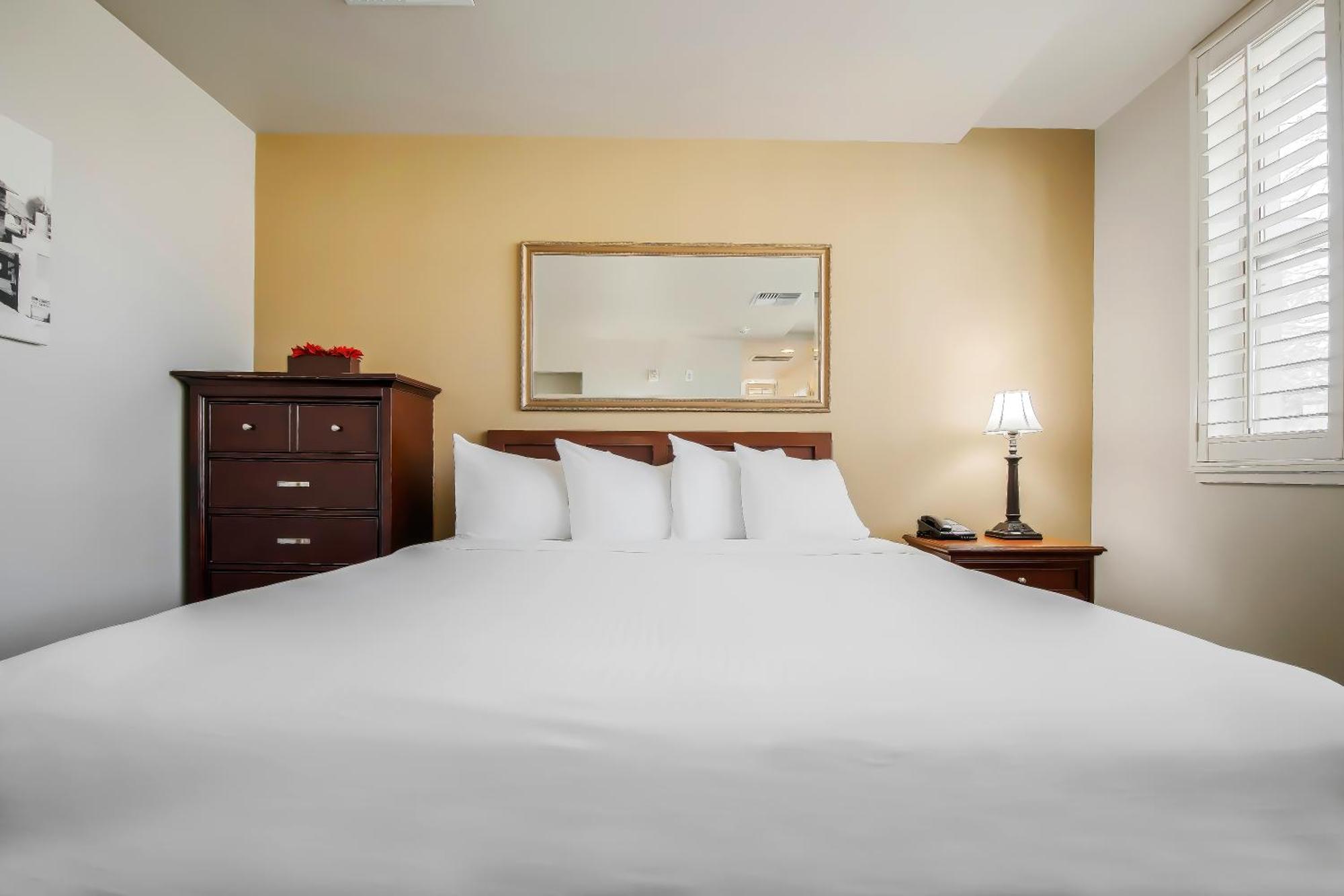 Lions Gate Hotel McClellan Rum bild